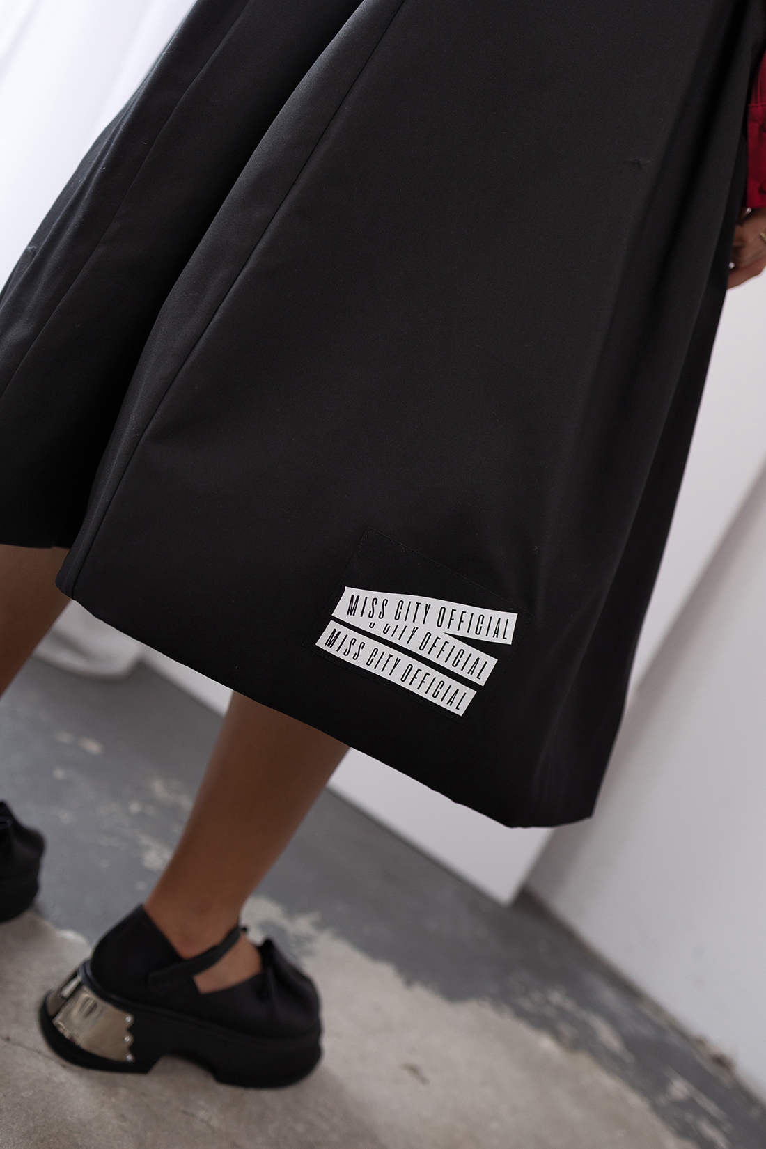 Spódnica rozkloszowana midi MC Hollywood czarna