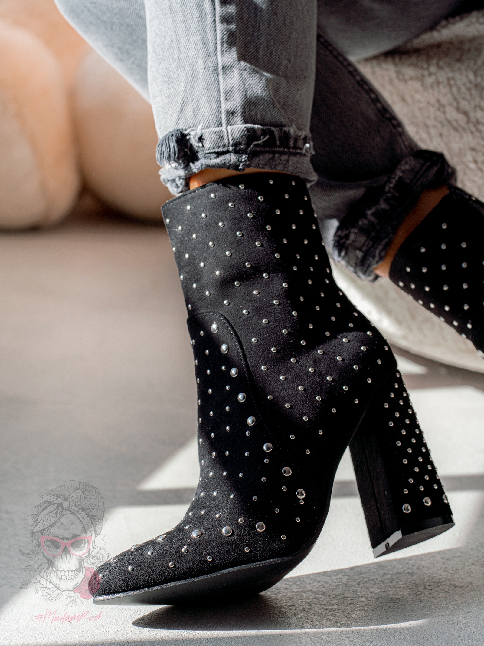 Botki na słupku Madam Kodzo czarne