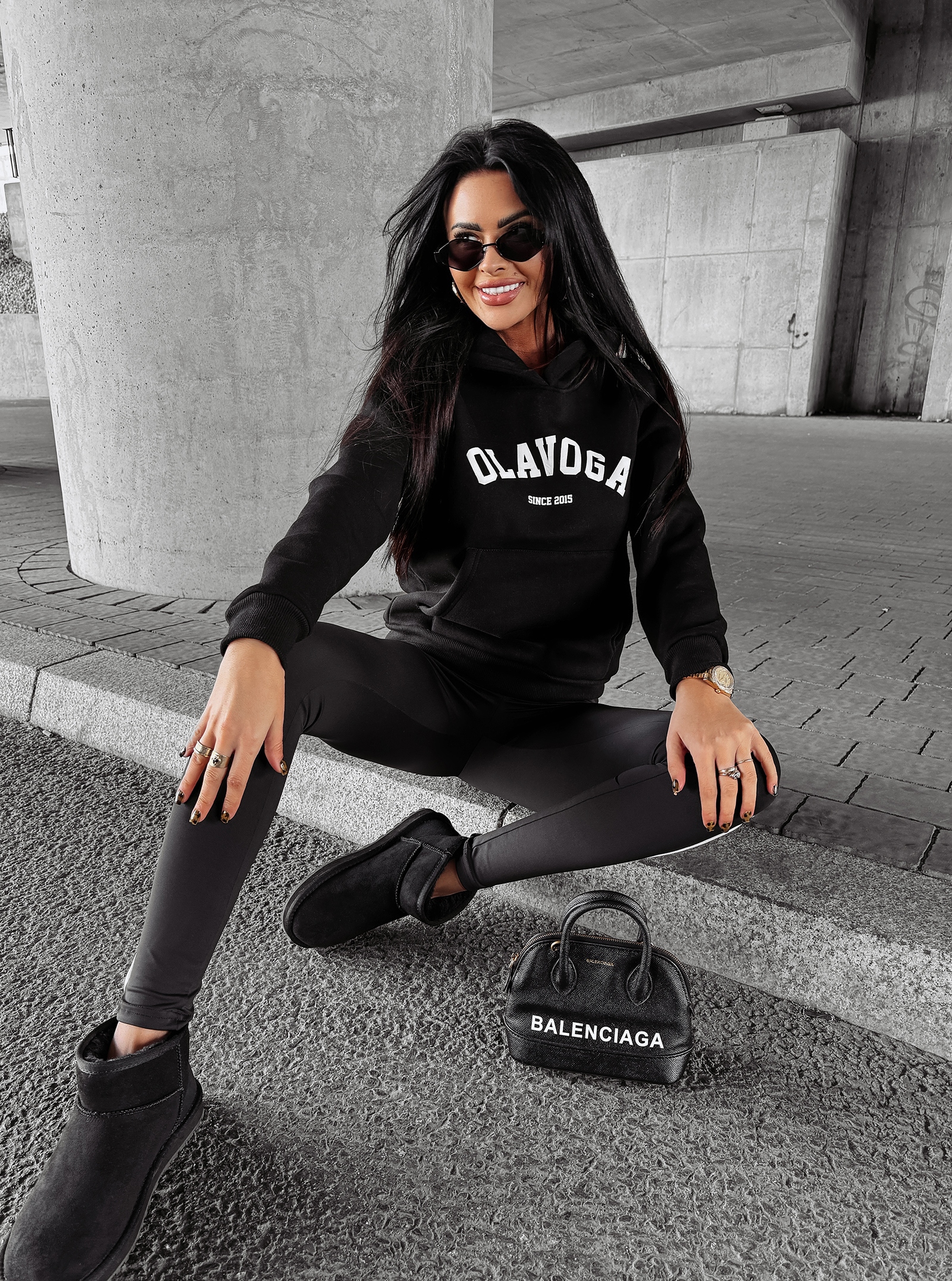 Bluza z kapturem MAKI OLAVOGA czarna