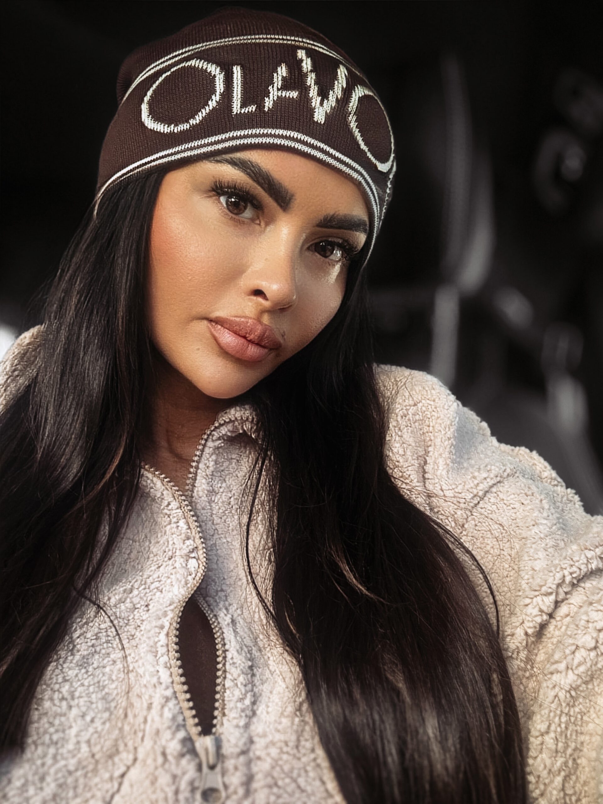 Czapka damska VIR OLAVOGA czekolada