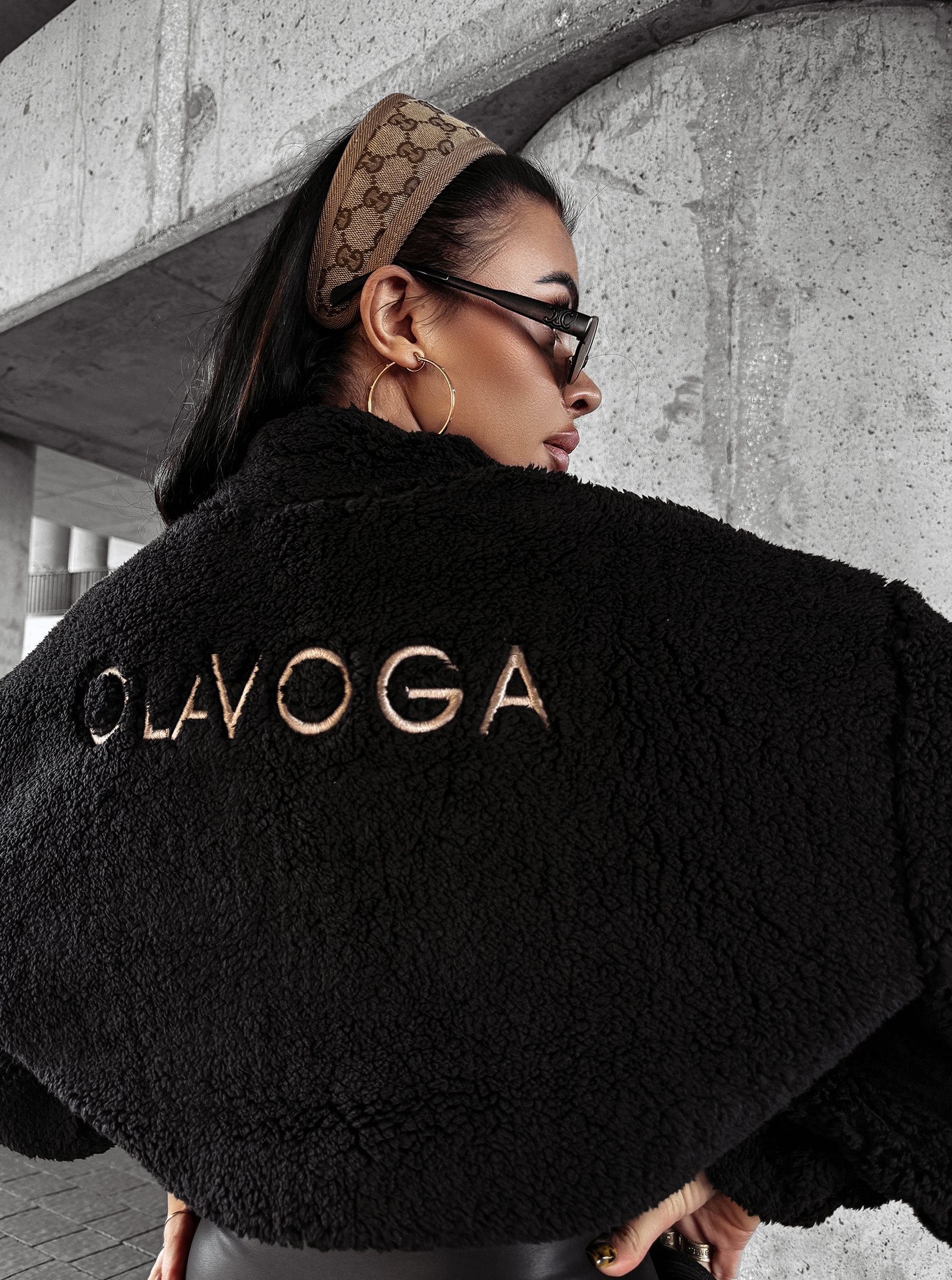 Bluza z baranka PERCHA OLAVOGA czarna Bluza z baranka PERCHA OLAVOGA czarna