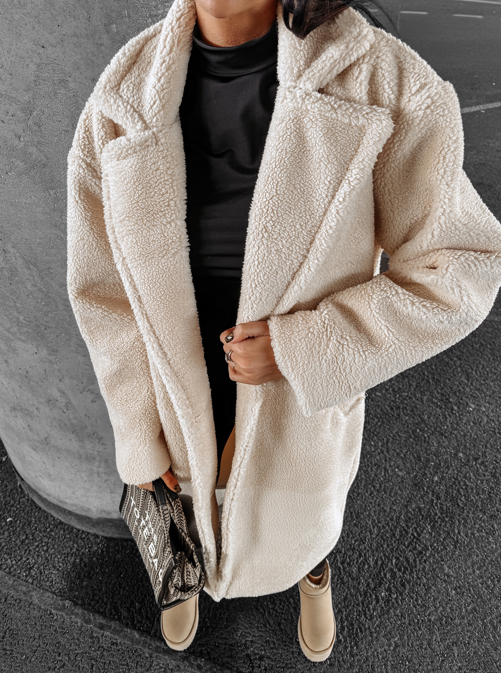 Płaszcz pluszowy SIPI OLAVOGA beżowy Płaszcz pluszowy SIPI OLAVOGA beżowy