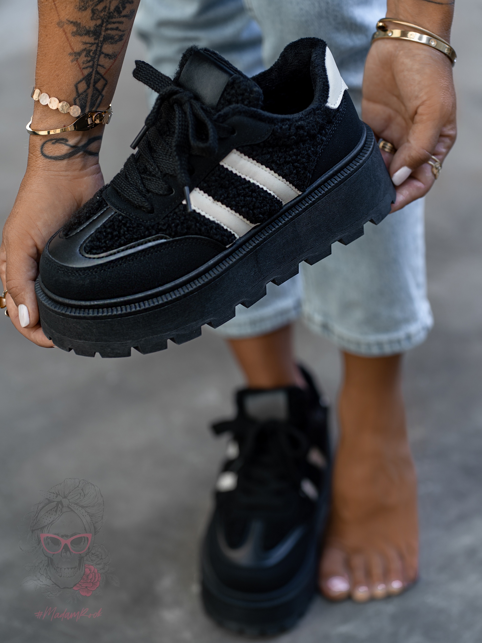 Buty sportowe z barankiem Madam Messo czarne