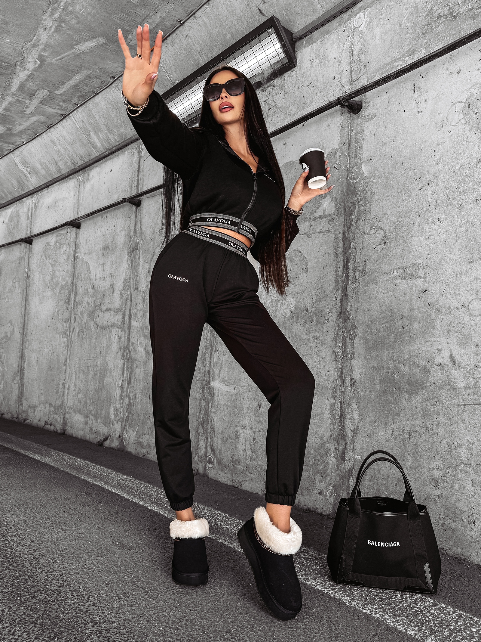 Bluza z kapturem TRASI OLAVOGA czarna