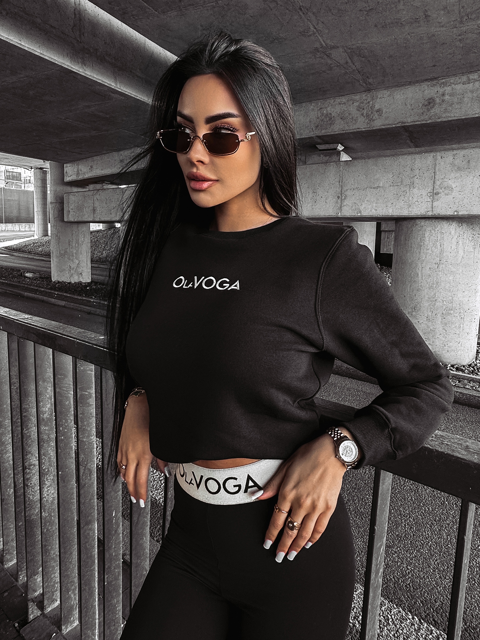 Bluza dopasowana ILINOIS OLAVOGA czarna