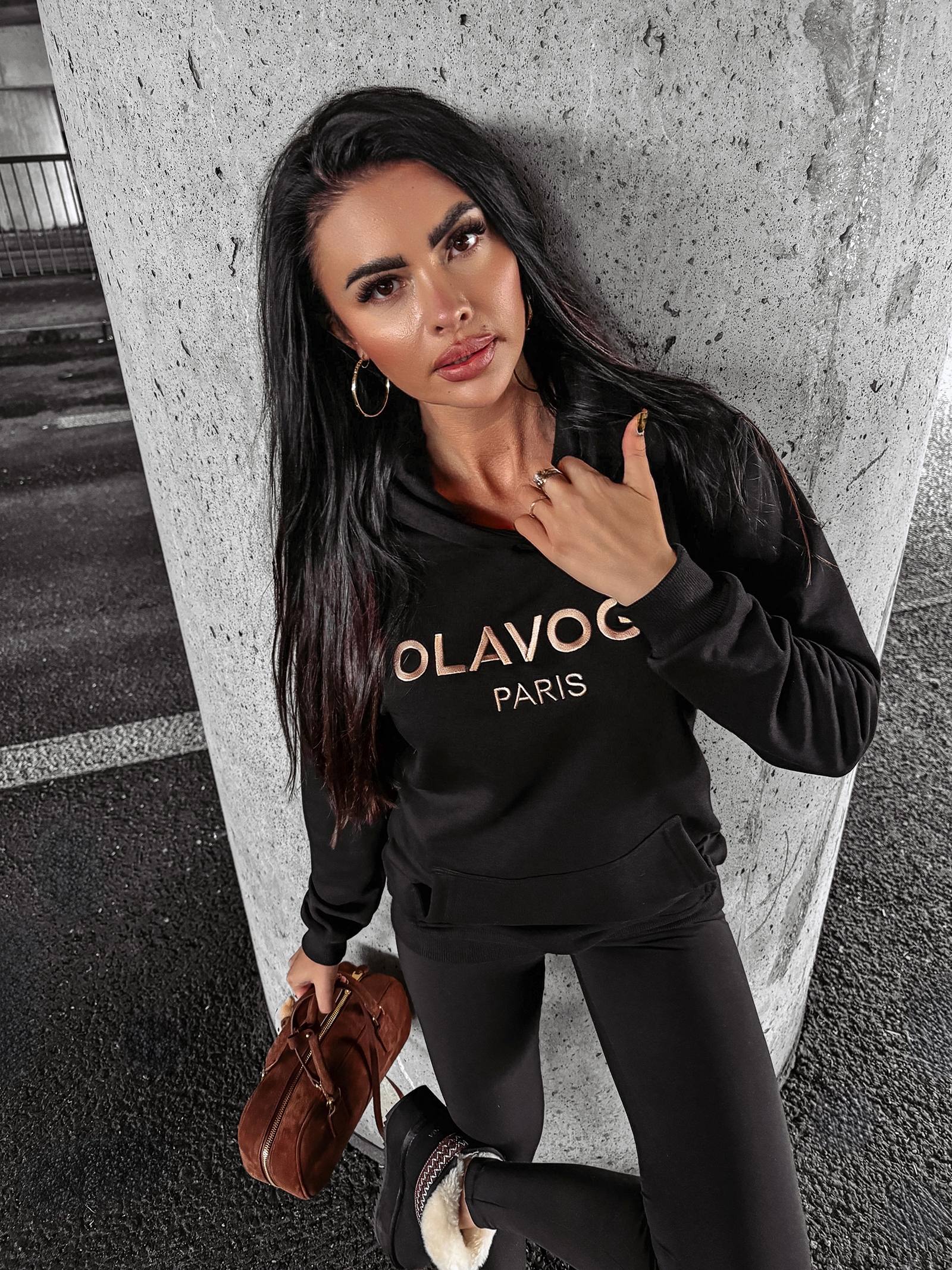 Bluza hoodie HATIA OLAVOGA czarna