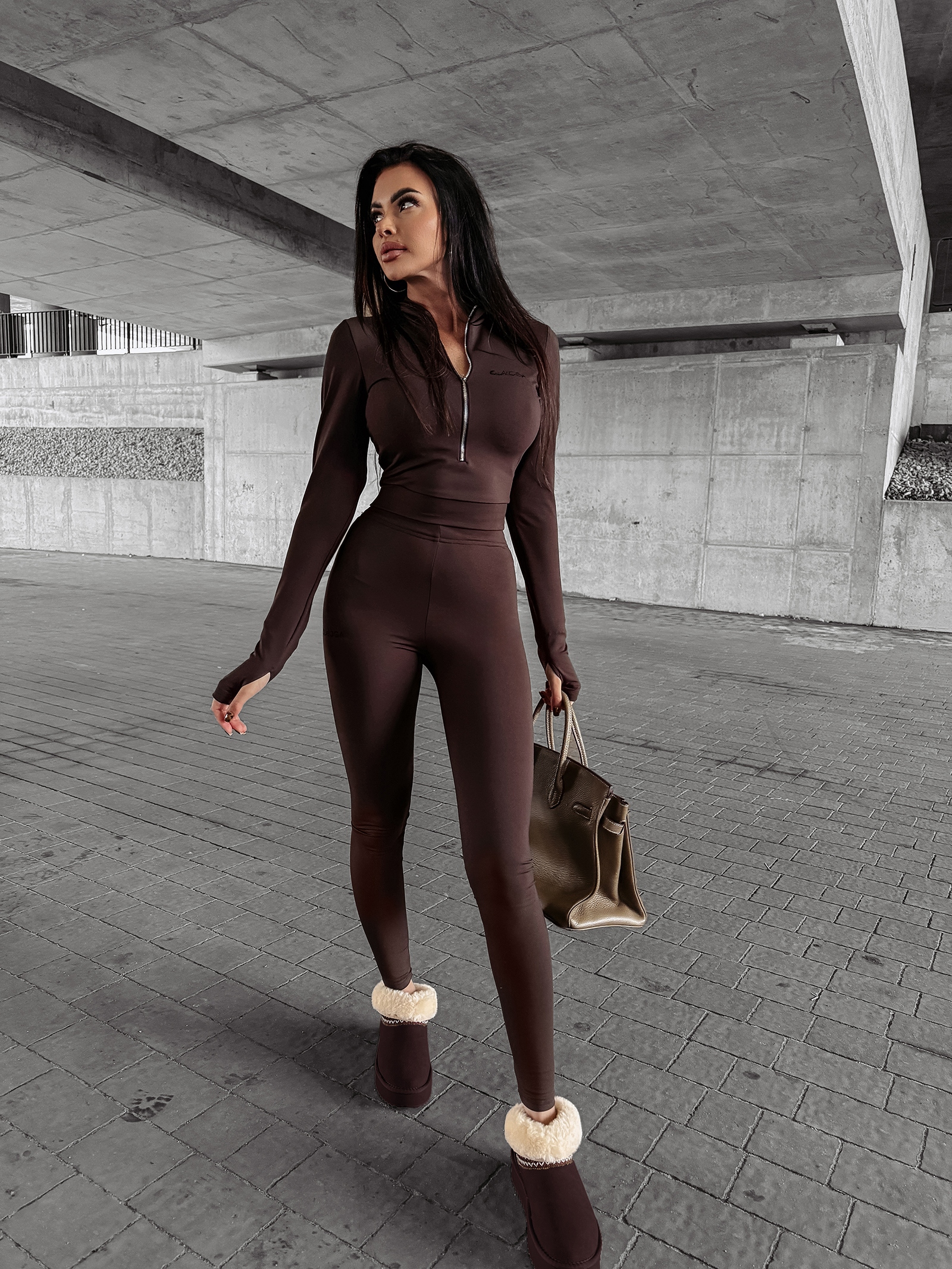 Komplet elastyczny EMORY OLAVOGA brązowy