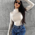 Bluzka basic dopasowana SELMA OLAVOGA beżowa