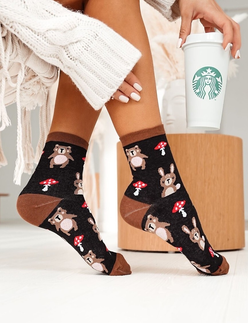 Skarpetki kolorowe z muchomorami czarne Skarpetki kolorowe z muchomorami czarne