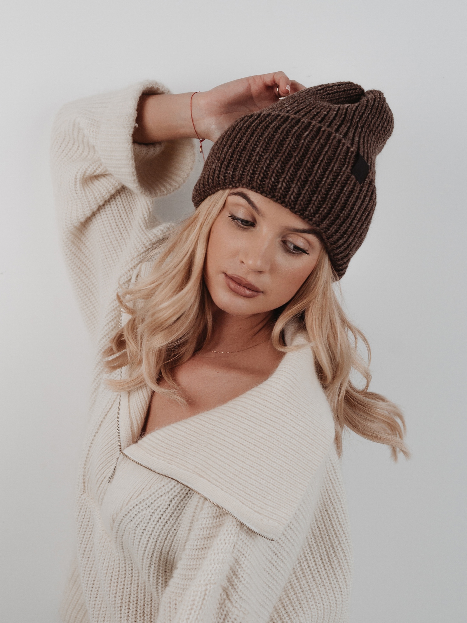 Czapka wywijana Ola Voga Warm Autumn brązowa Czapka wywijana Ola Voga Warm Autumn brązowa