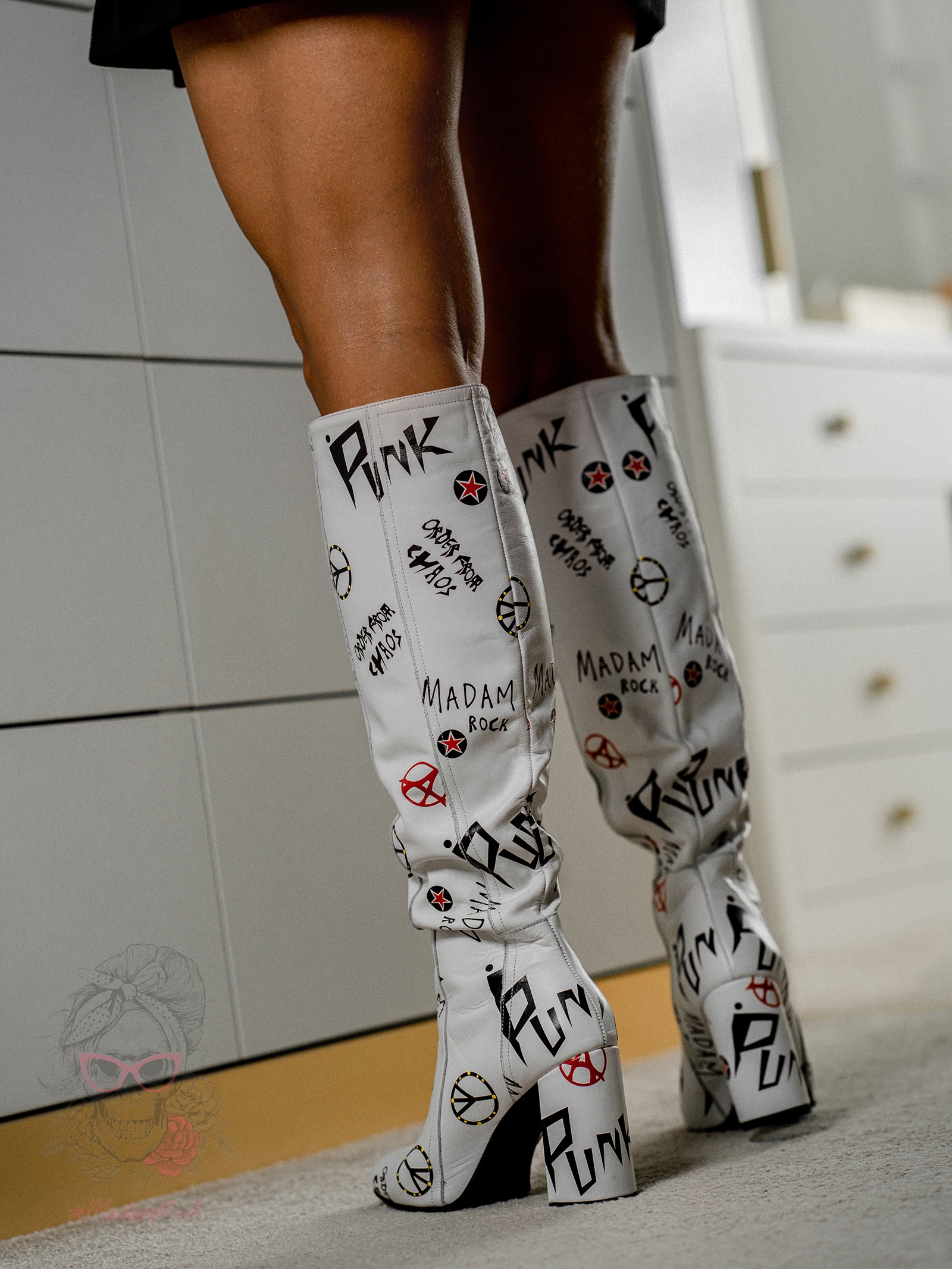 Kozaki logowane Rock Chaos białe Kozaki logowane Rock Chaos białe