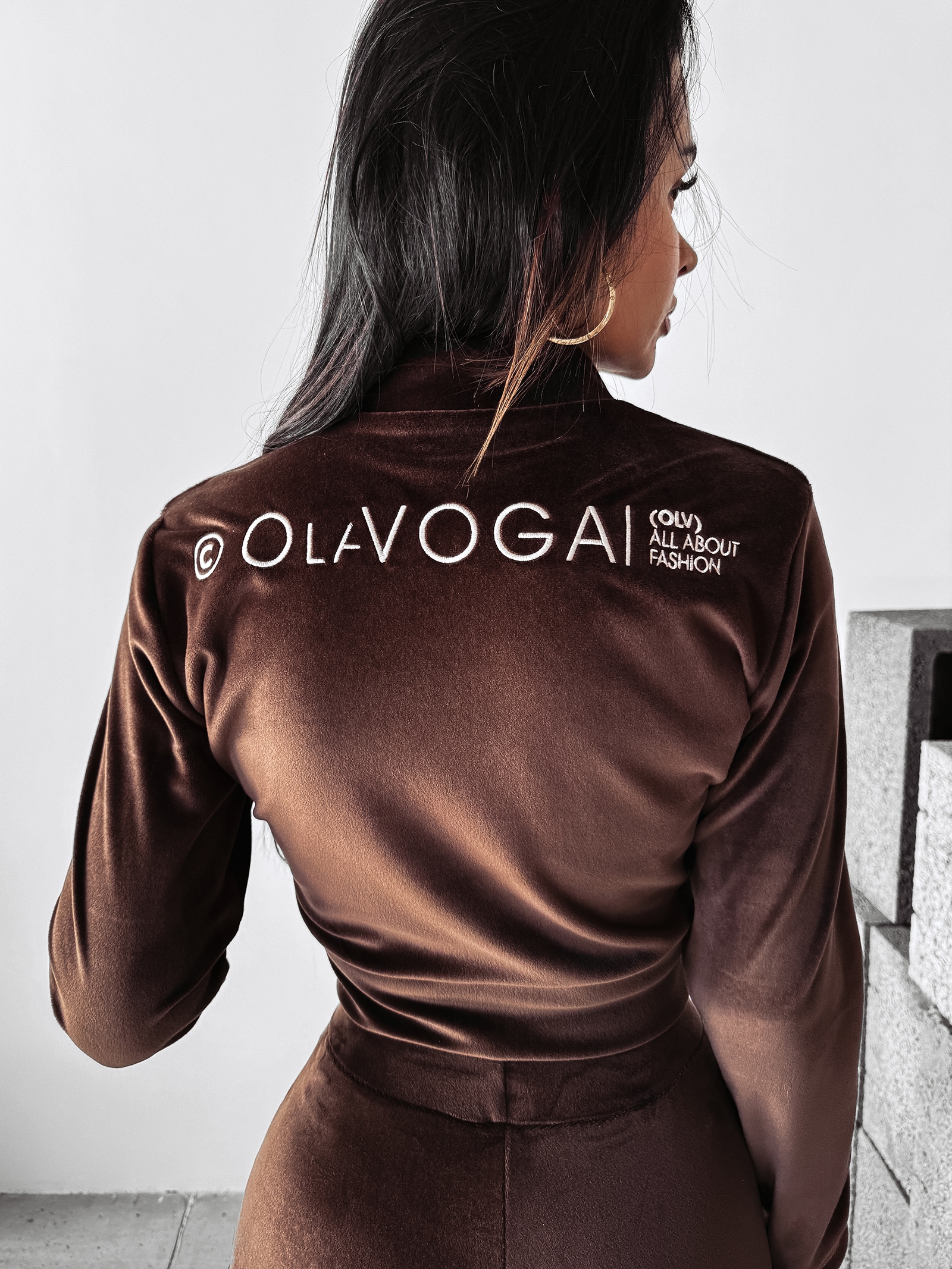 Komplet welurowy BRASKA OLAVOGA brązowy Komplet welurowy BRASKA OLAVOGA brązowy