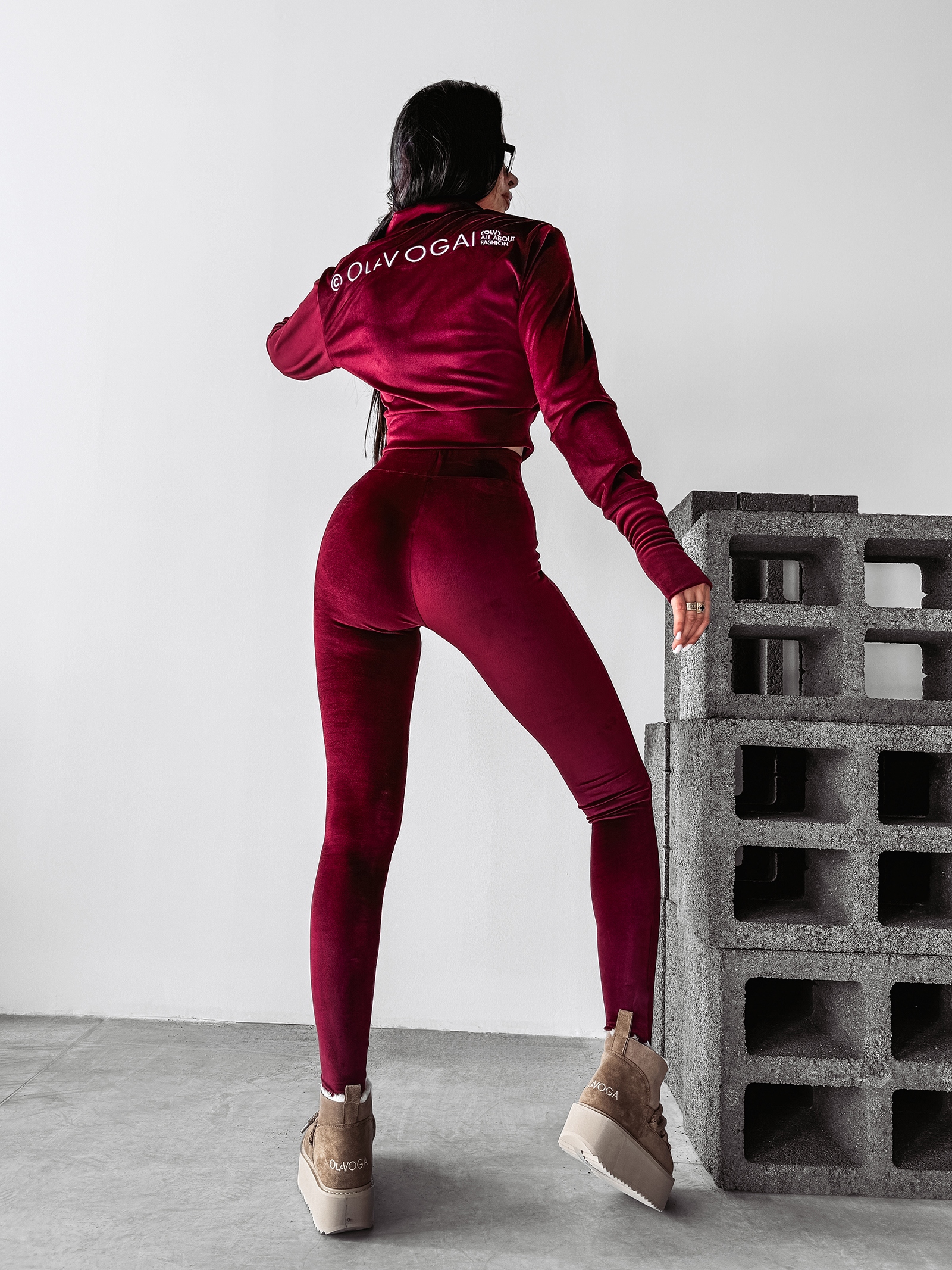 Komplet welurowy BRASKA OLAVOGA bordowy Komplet welurowy BRASKA OLAVOGA bordowy