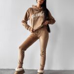 Komplet damski welurowy SAMETI OLAVOGA beżowy