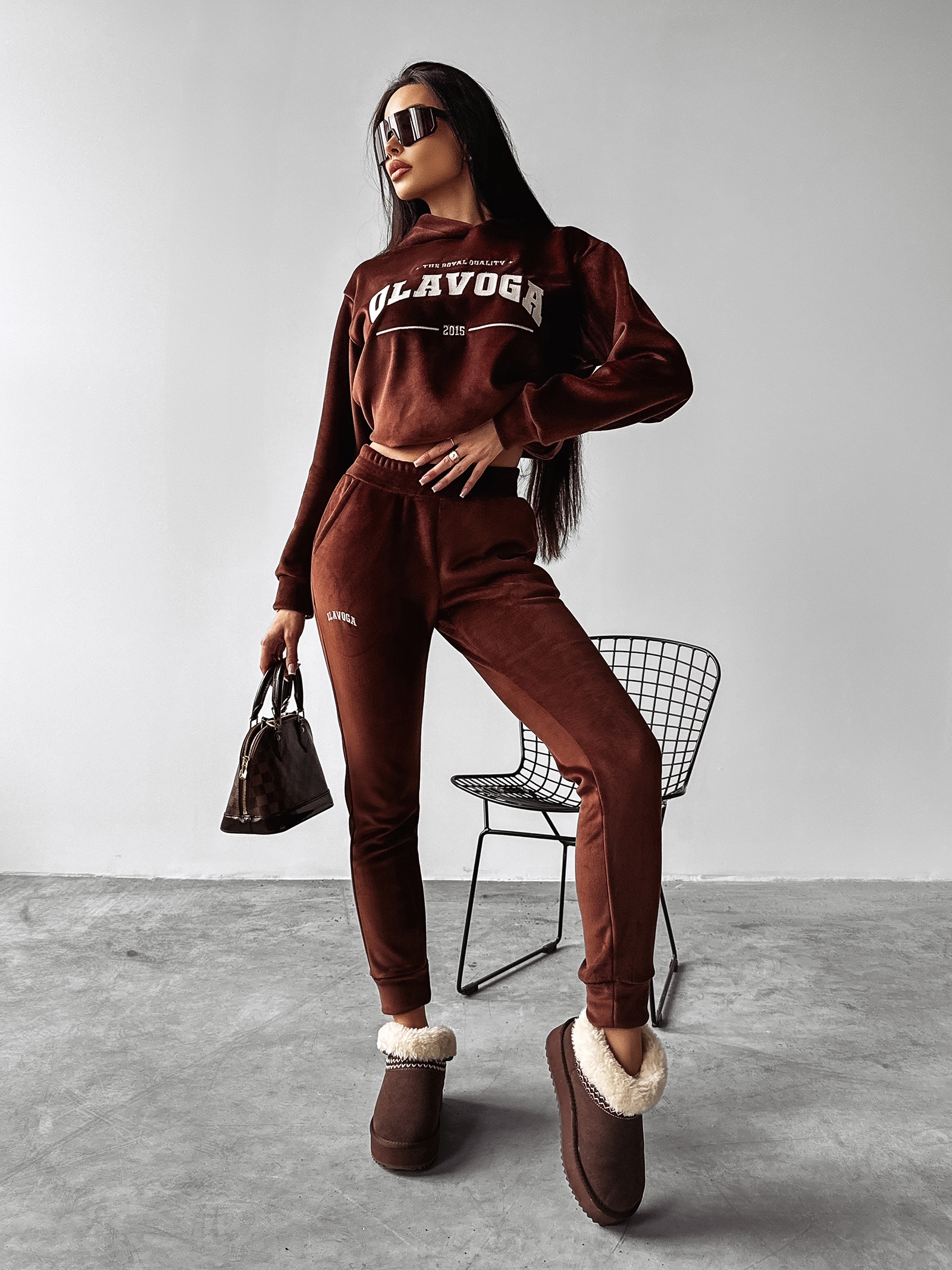 Komplet damski welurowy SAMETI OLAVOGA brązowy