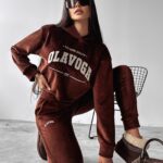 Komplet damski welurowy SAMETI OLAVOGA brązowy