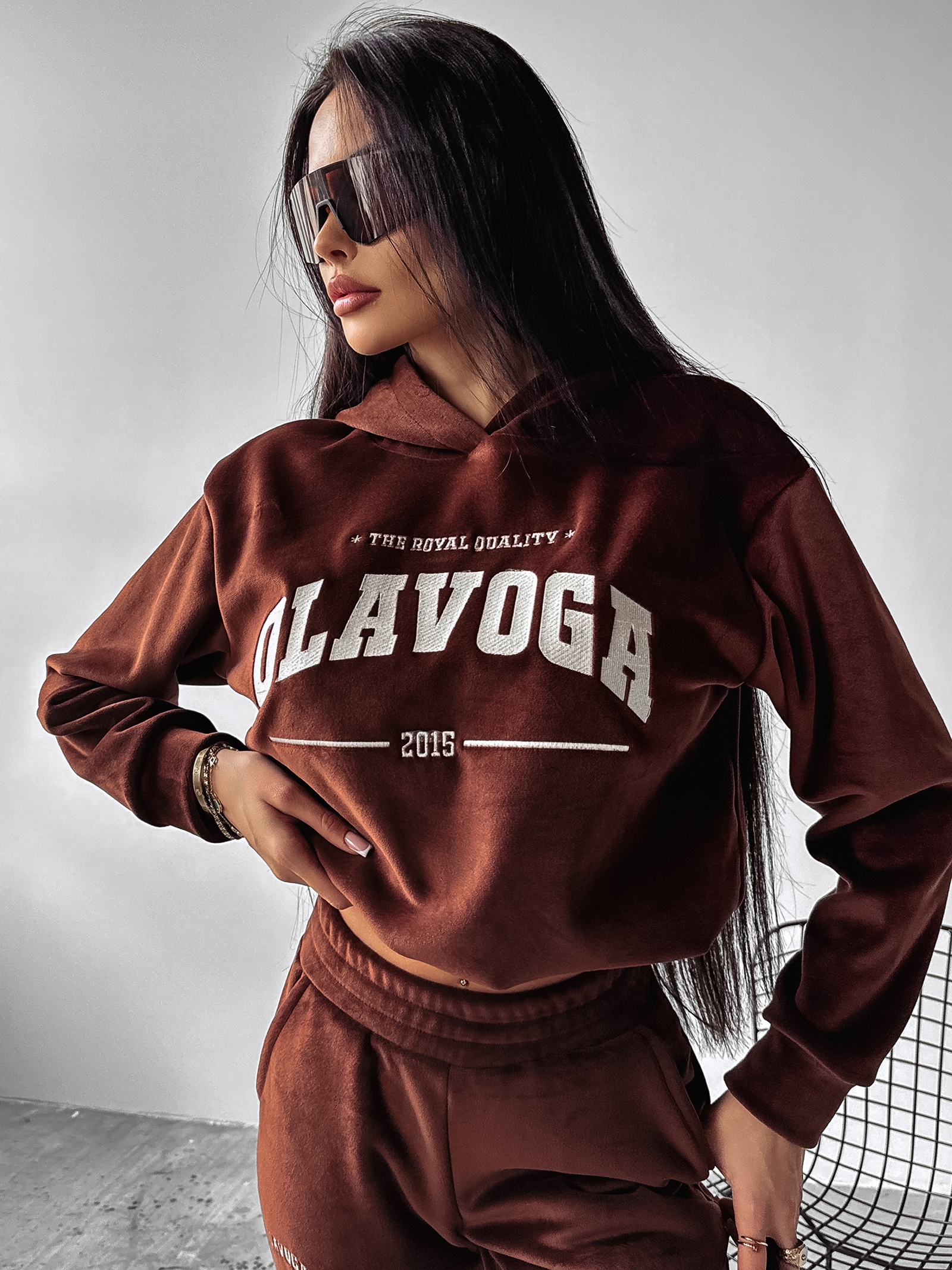 Komplet damski welurowy SAMETI OLAVOGA brązowy