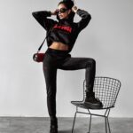 Komplet damski welurowy SAMETI OLAVOGA czarny