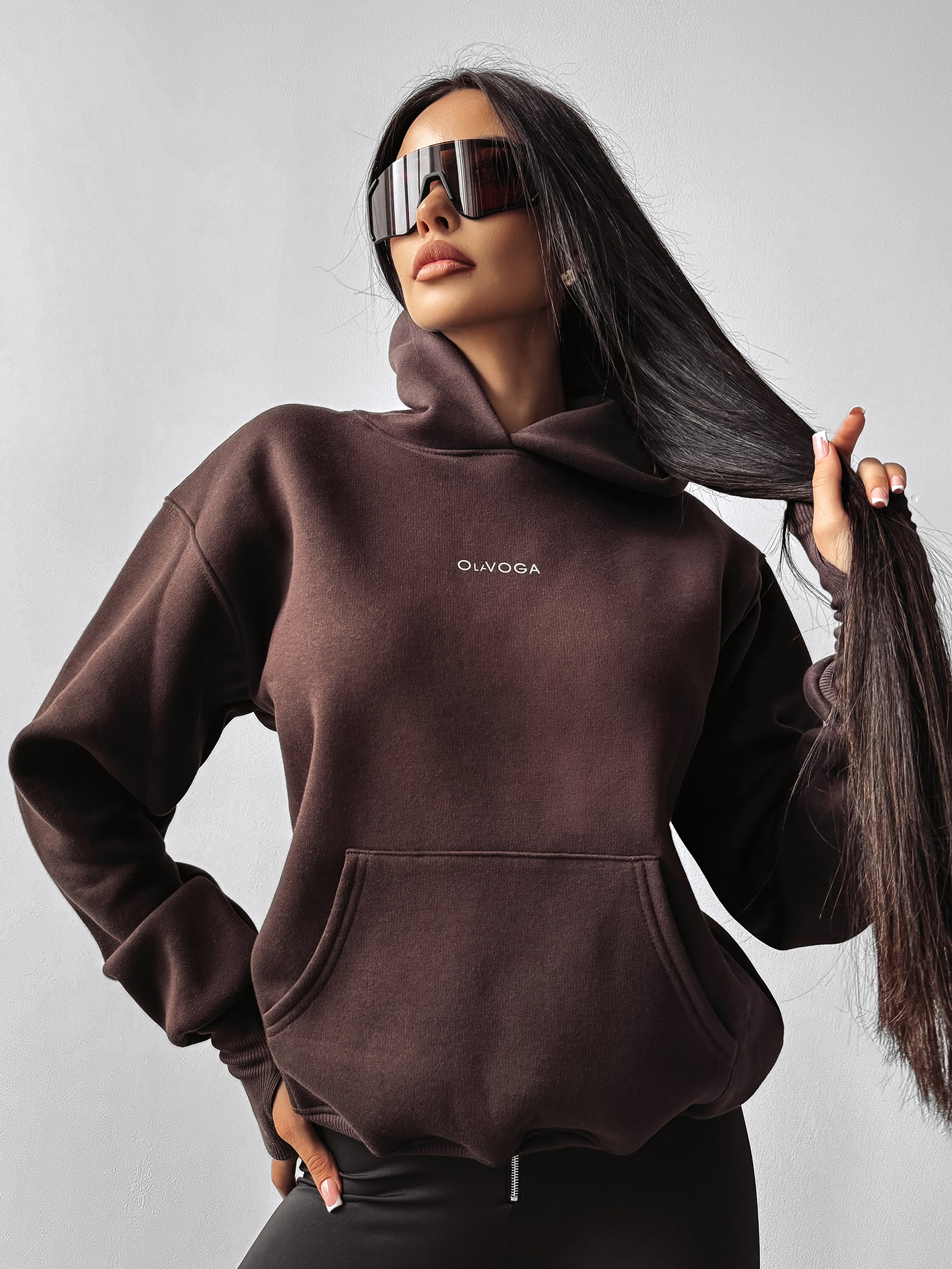 Bluza klasyczna hoodie GRACIA OLAVOGA brązowa