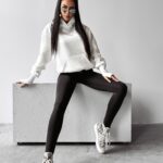 Bluza klasyczna hoodie GRACIA OLAVOGA ecru