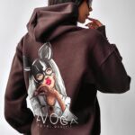 Bluza klasyczna hoodie GRACIA OLAVOGA brązowa