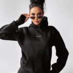 Bluza klasyczna hoodie GRACIA OLAVOGA czarna