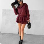 Bluza klasyczna z kapturem VOLA OLAVOGA bordowa