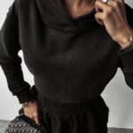 Bluza klasyczna z kapturem VOLA OLAVOGA czarna