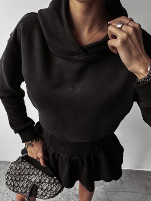 Bluza klasyczna z kapturem VOLA OLAVOGA czarna