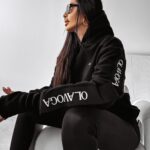 Bluza damska z kapturem CARRINE OLAVOGA czarna