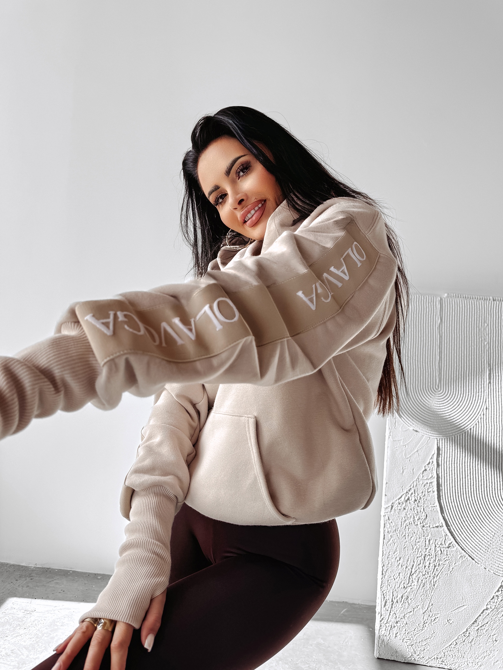 Bluza damska z kapturem CARRINE OLAVOGA beżowa