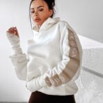 Bluza damska z kapturem CARRINE OLAVOGA ecru