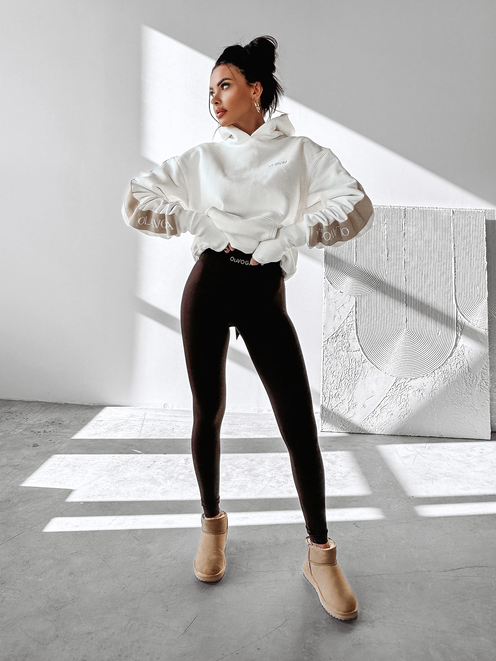 Bluza damska z kapturem CARRINE OLAVOGA ecru