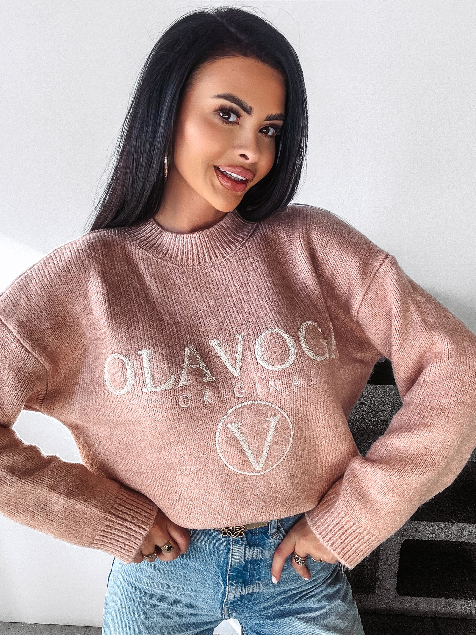 Sweter logowany STINE OLAVOGA różowy Sweter logowany STINE OLAVOGA różowy