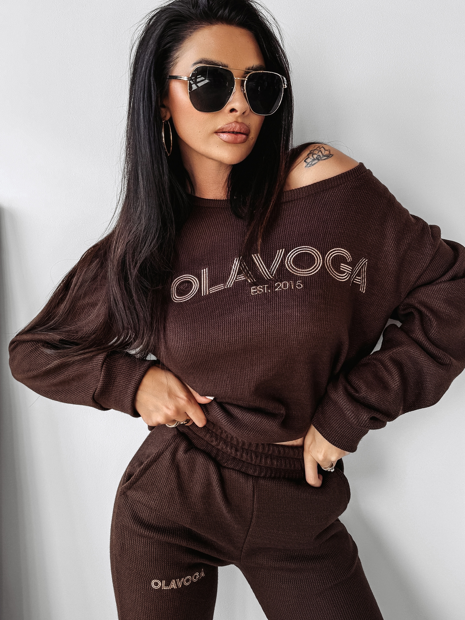 Komplet sweterkowy SALVIA OLAVOGA brązowy Komplet sweterkowy SALVIA OLAVOGA brązowy