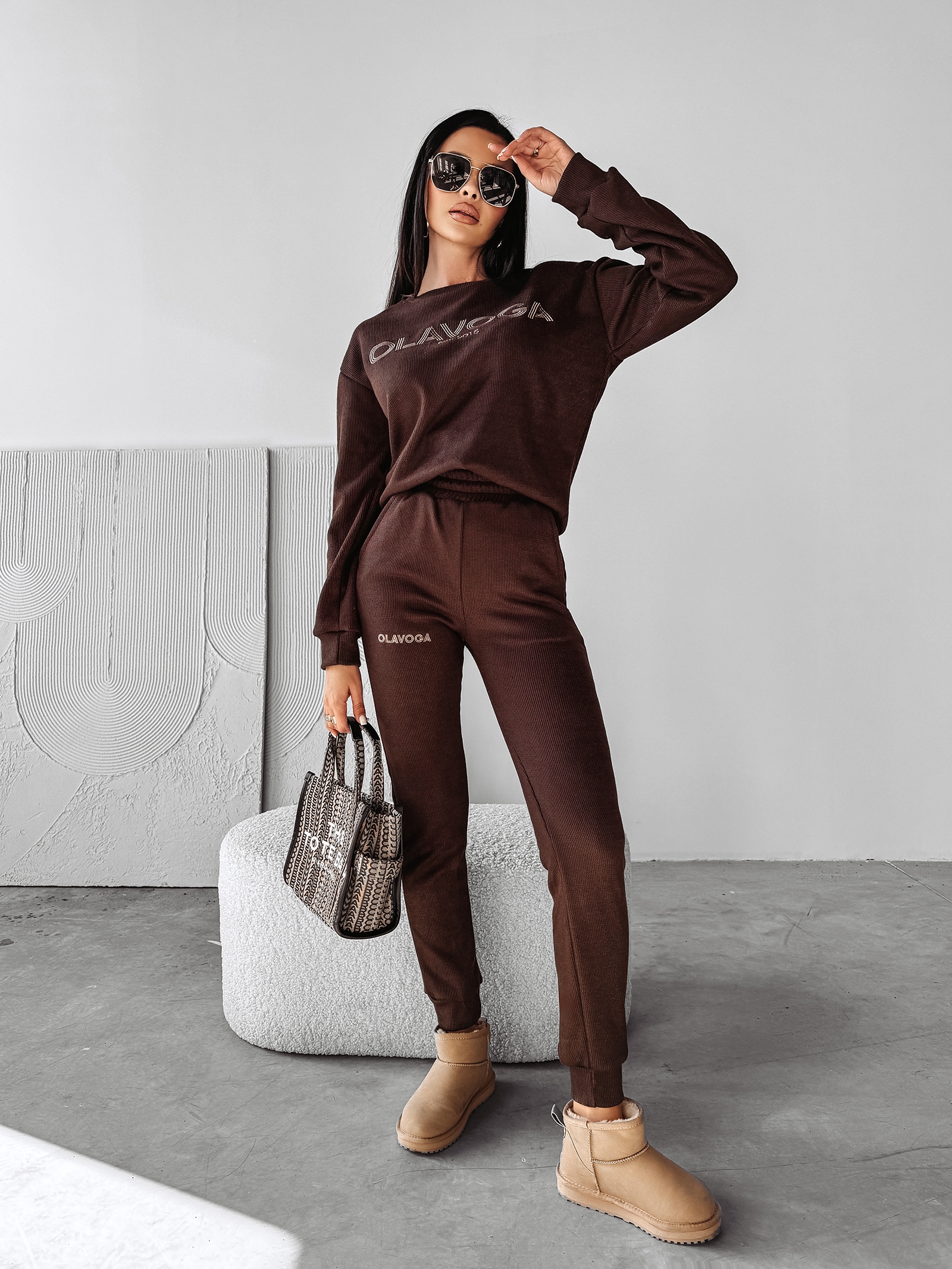 Komplet sweterkowy SALVIA OLAVOGA brązowy