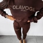 Komplet sweterkowy SALVIA OLAVOGA brązowy