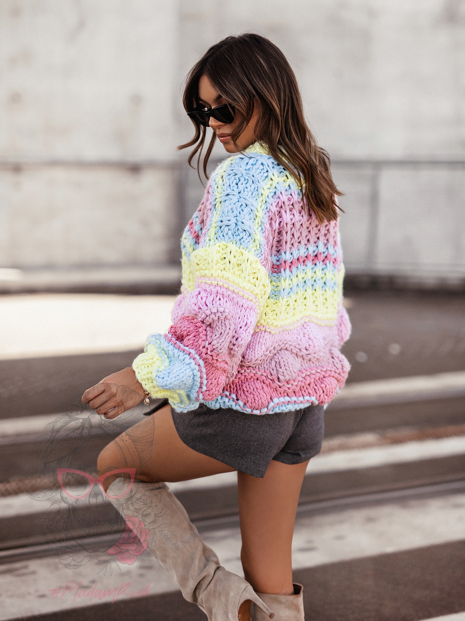 Sweter handmade Catalys pastelowy różowy Sweter handmade Catalys pastelowy różowy