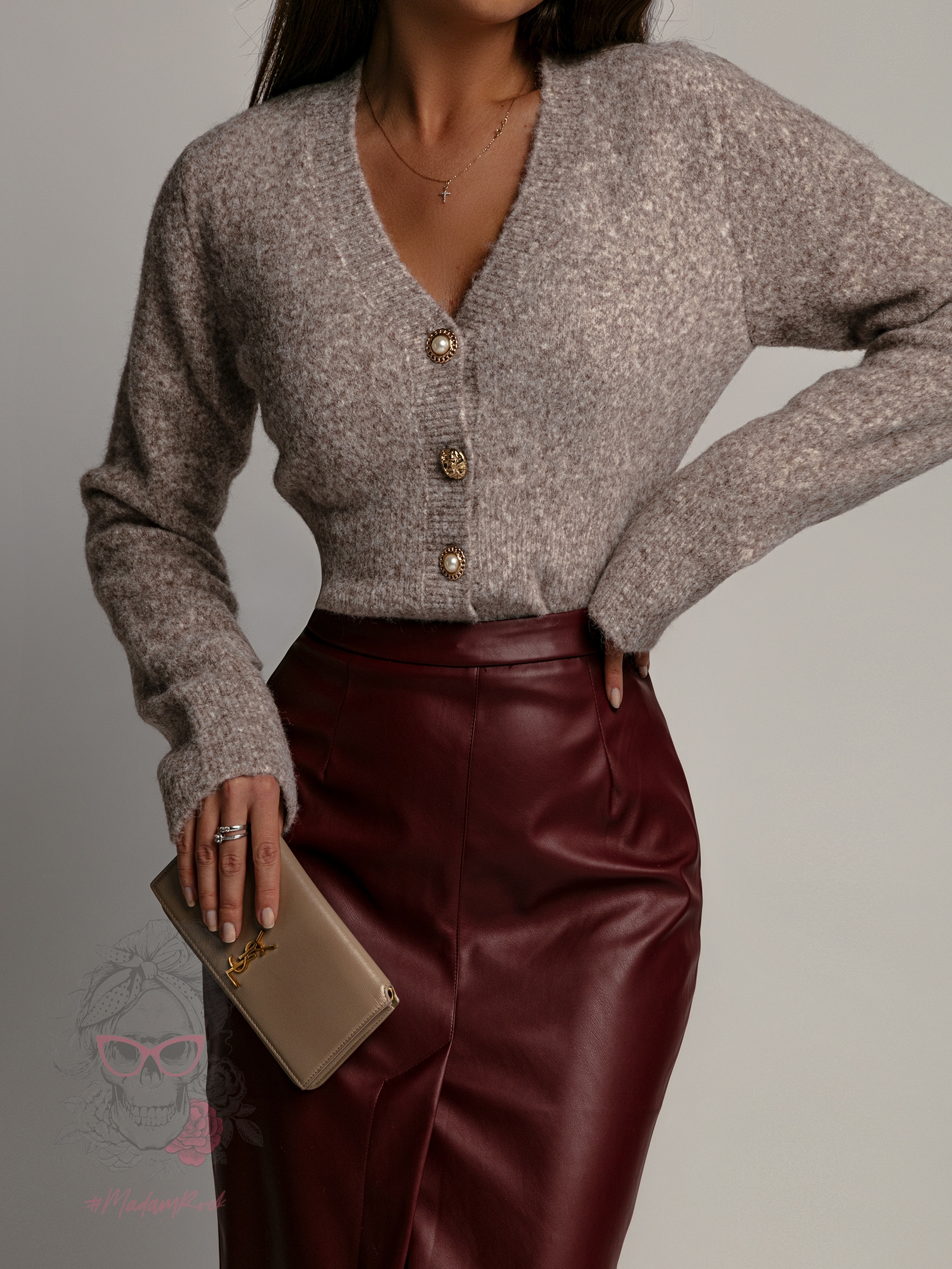 Sweterek z ozdobnymi guzikami Flosti beżowy melanż