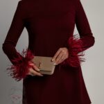 Sukienka z piórami NB Merelli bordowa