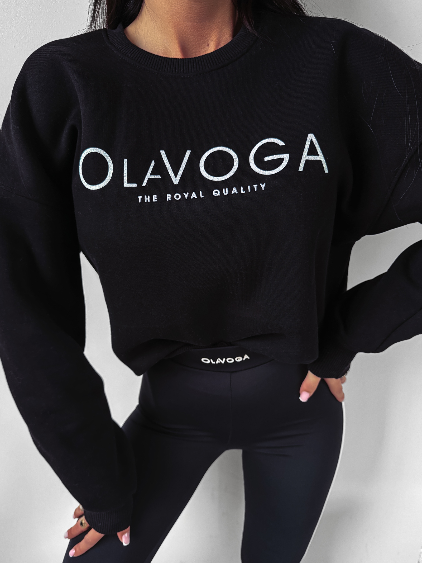 Bluza klasyczna z logo Creme Ola Voga czarna