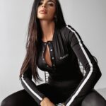 Bluzka przylegająca SUMMIT OLAVOGA czarna