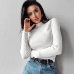 Sweter półgolf KRISTIN OLAVOGA ecru