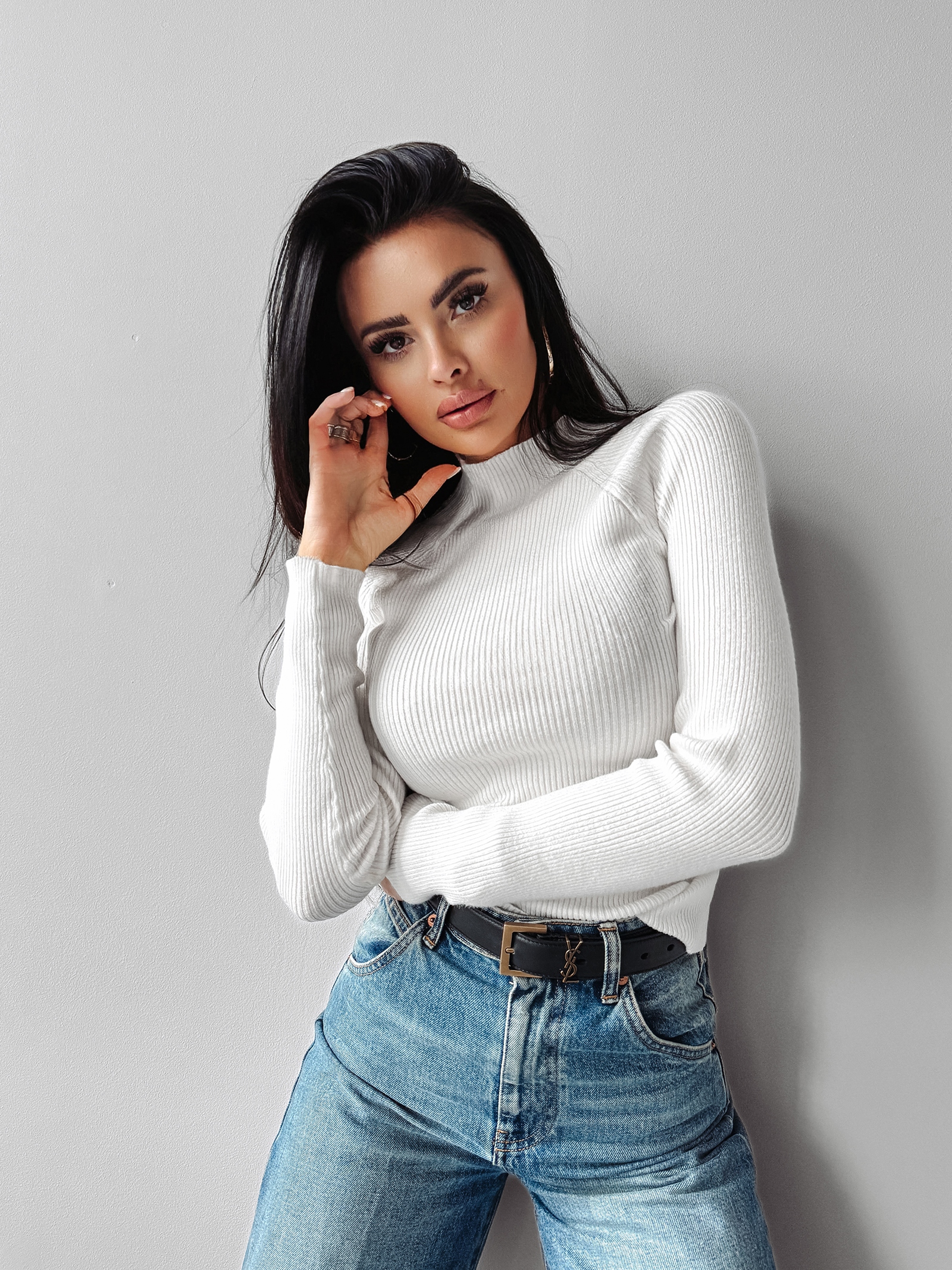 Sweter półgolf KRISTIN OLAVOGA ecru