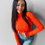 Sweter półgolf KRISTIN OLAVOGA pomarańczowy