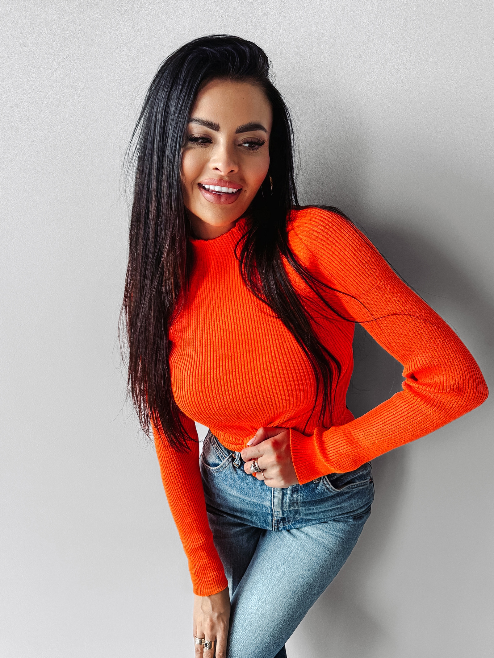 Sweter półgolf KRISTIN OLAVOGA pomarańczowy