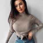 Sweter półgolf KRISTIN OLAVOGA beżowy