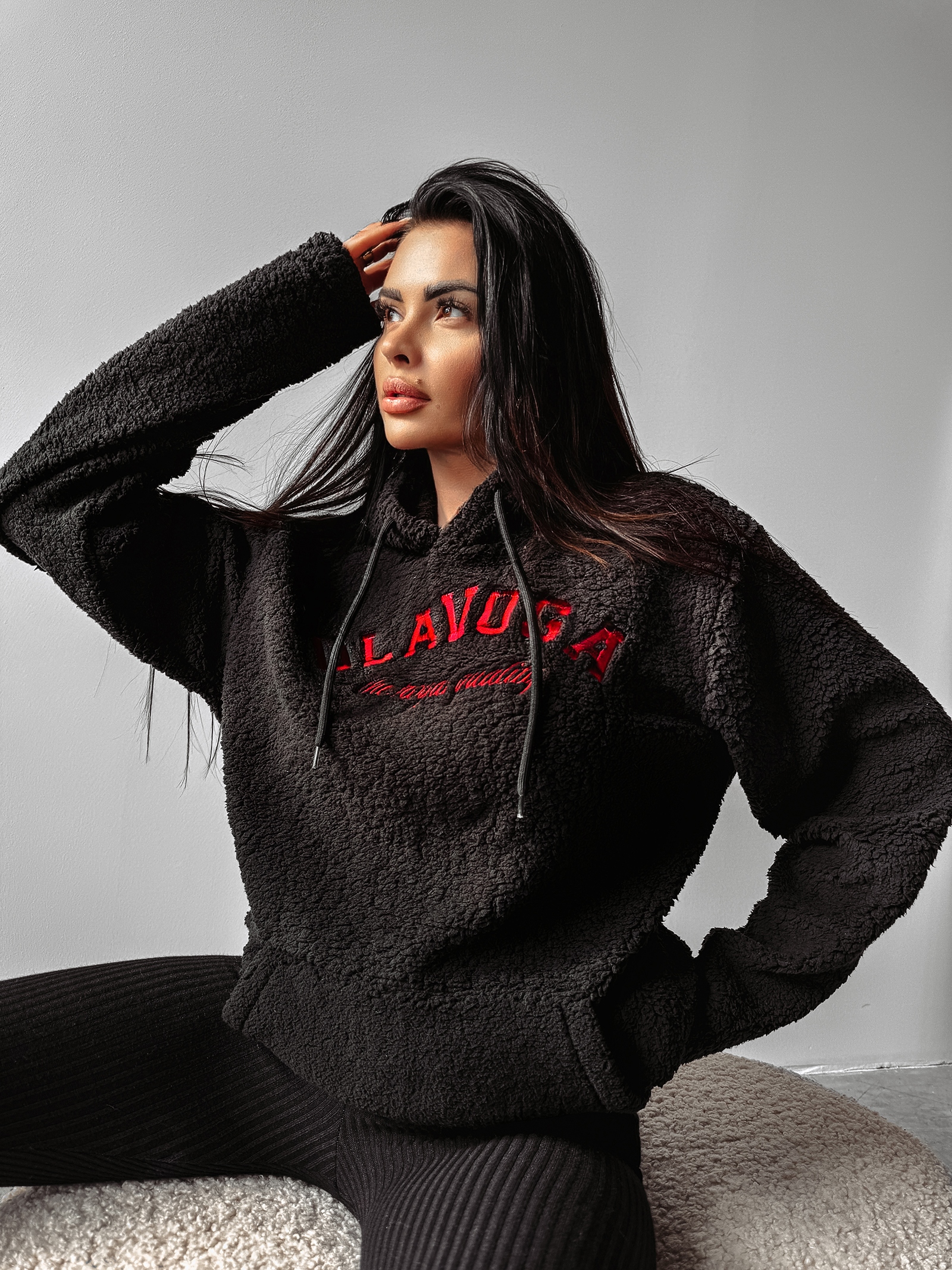 Bluza hoodie TOGADA OLAVOGA czarna Bluza hoodie TOGADA OLAVOGA czarna