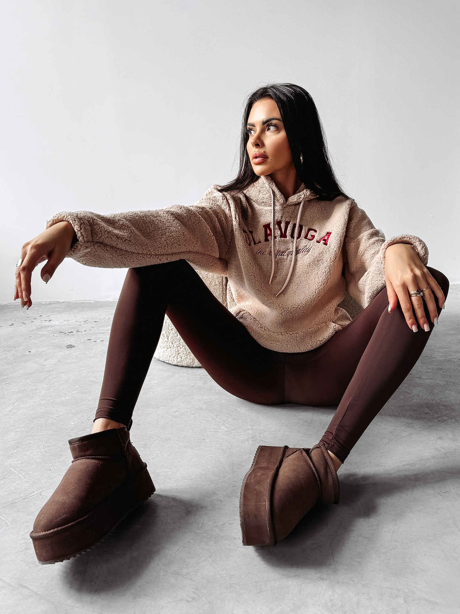 Bluza hoodie TOGADA OLAVOGA beżowa