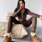 Komplet welurowy OREGON OLAVOGA brązowy